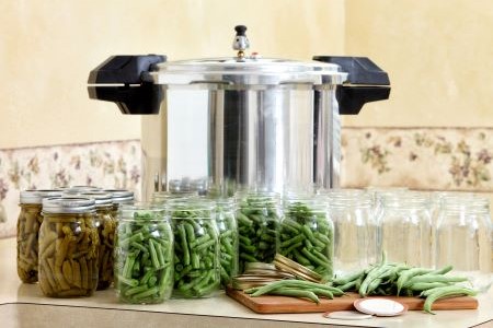 Pressure canner and canned green beans